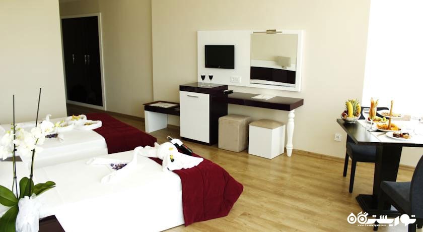 نمای تخت های اتاق تریپل